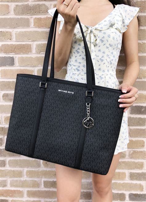 Michael Kors tote for laptop